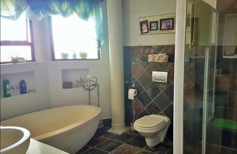 4 Bedroom Property for Sale in Stilbaai Wes Western Cape